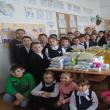 Daruri și surprize pentru cămine de bătrâni din județ, din partea școlii din Verești