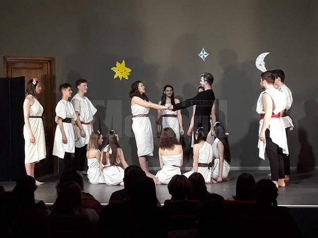 Trupa "Birlic" din Fălticeni a câştigat Trofeul Festivalului de Teatru "Gong" de la Roman