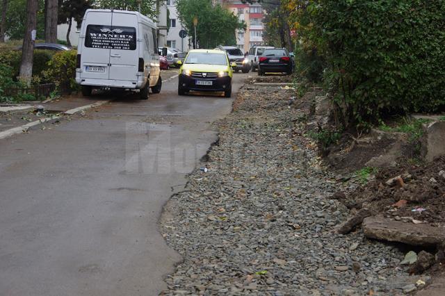 Străzile distruse de lucrările de termoficare din Zamca urmează să fie refăcute anul acesta, cu bani de la bugetul local și posibil și de la Guvern