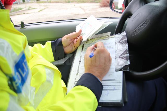 Amenzi rutiere şi certificate de înmatriculare retrase, în zona Rădăuţi