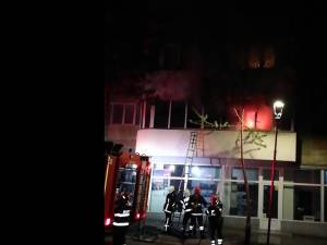 Panica în centrul Sucevei, în urma unui incendiu provocat de o tigara aprinsa 2