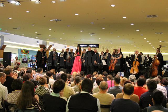 Paula Seling a fermecat publicul sucevean, alături de Orchestra Filarmonicii de Stat Botoşani