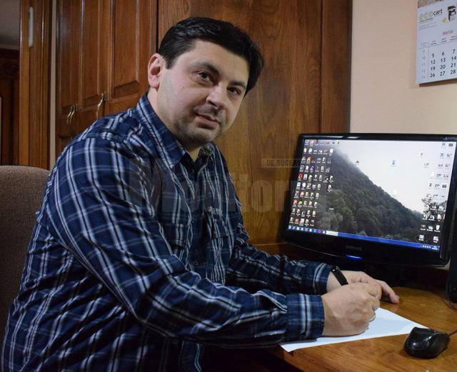 Lucian Dimitriu, inspector pentru problemele educaționale ale romilor, și corealizator al sondajului