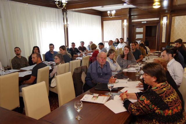 Sesiune de informare organizată la Suceava despre posibilitatea deschiderii de noi afaceri