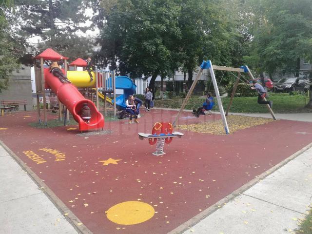 Pe strada Amurgului din Burdujeni va fi amenajat cel mai mare spațiu de joacă pentru copii din Suceava
