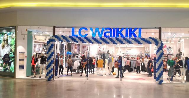Noul magazin este situat la parterul Iulius Mall Suceava și ocupă o suprafață de 950 mp