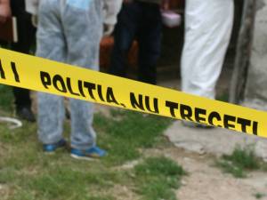 Criminalistii au facut cercetari la fata locului, pentru a stabili imprejurarile mortii ciobanului
