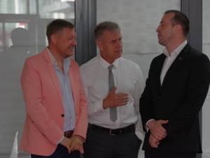 Autoritati prezente la deschidere