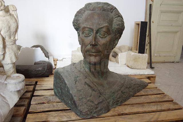 Bustul în bronz al „pictorului Bucovinei”, George baron Lowendal
