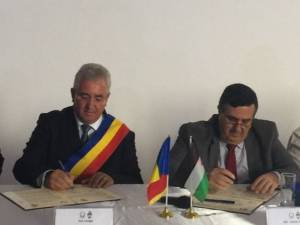 Primarul Sucevei, cu primarul din Bethlehem, Anton Salman, la semnarea parteneriatului de infratire 1