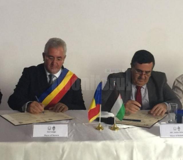 Primarul Sucevei, cu primarul din Bethlehem, Anton Salman, la semnarea parteneriatului de infratire 1