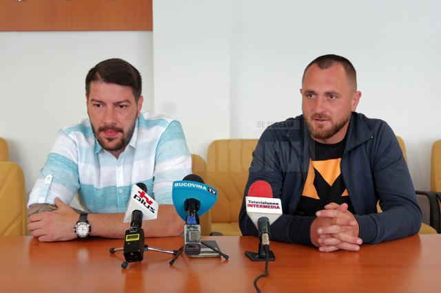 Pivotul Bogdan Şoldănescu şi antrenorul Adrian Chiruţ
