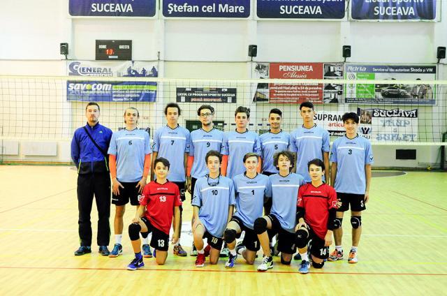 Echipa de volei juniori I LPS Suceava luptă pe teren propriu pentru calificarea la turneul final