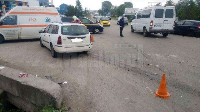Doi răniți și patru mașini avariate, într-un carambol la Șcheia