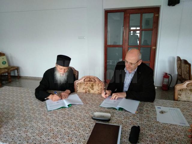 Semnarea contractului de restaurare a clădirii Cazinoului, la sediul Arhiepiscopiei Sucevei și Rădăuților