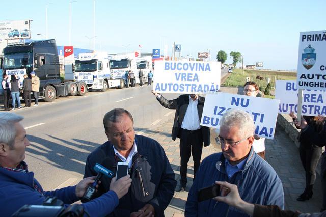 Preşedintele CJ, Gheorghe Flutur, şi primarul Sucevei, Ion Lungu, s-au alăturat protestatarilor suceveni