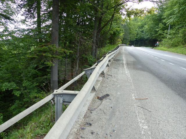 Drumul pe care se moare cel mai mult în accidente, înţesat de parapete de protecţie distruse