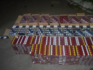 Întreaga cantitate de ţigări în valoare de 156.312 lei a fost ridicată în vederea confiscării