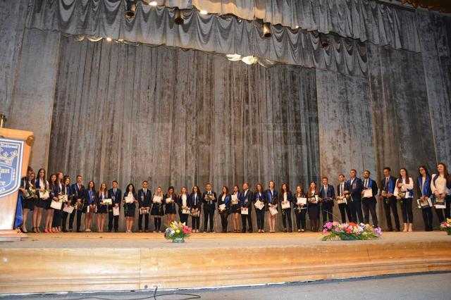 Cursul festiv al celor 190 de absolvenţi ai Colegiului „Ştefan cel Mare” Suceava, promoţia 2018