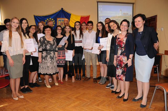 Elevi și profesori ai Colegiului Național "Petru Rareș", un colectiv merituos, mult apreciat de ambasadorul Germaniei pentru rezultatele obținute