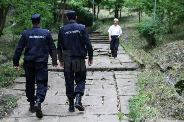 Jandarmii suceveni au dat amenzi de 6.200 de lei în minivacanţa de Rusalii