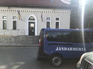 Percheziții la Direcția Silvică Suceava