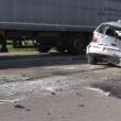 Autoturismul VW Golf care a fost implicat în accident