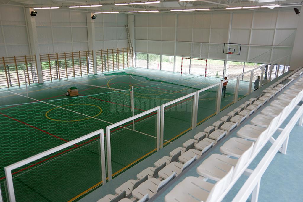 Sport local: Comuna are de ieri una dintre cele mai moderne sali de sport din judetul Suceava » Monitorul de - Sâmbătă, 9 Iunie