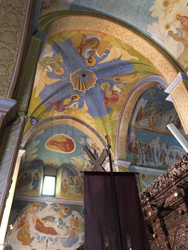 Biserica Buna Vestire din Nazaret pictată de frații Moroșan