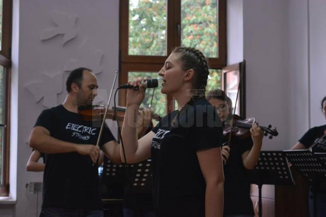 Concert de lansare al formației Electric Strings