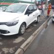 Autoturismul Renault acroșat de mașina scăpată de sub control
