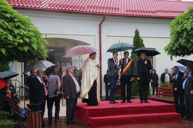 La Dumbrăveni, regal cultural la centenar