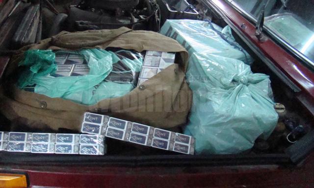 Poliţiştii de frontieră au descoperit sub capotă 470 de pachete de țigări marca Kent