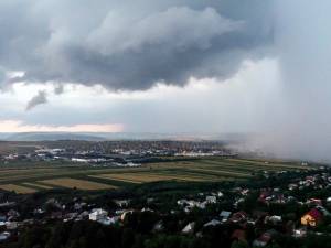 Fenomen meteo extrem, ce seamana cu o tornada - foto Radu Baran