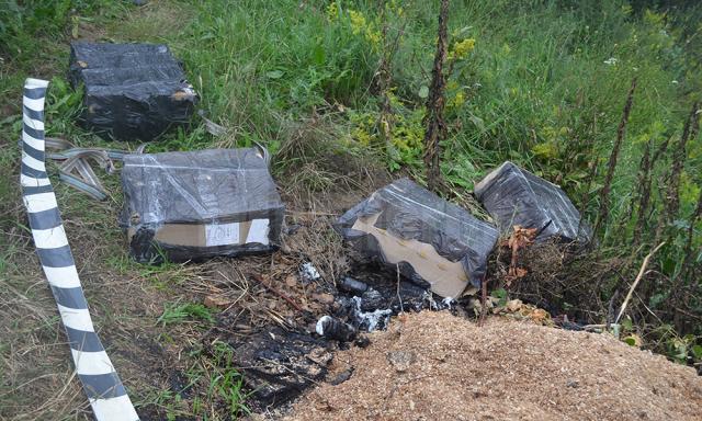Polițiștii de frontieră suceveni au confiscat țigări de peste 50.000 de euro, la Vicovu de Sus și la Brodina