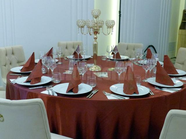 Arome şi gusturi fine, decoraţiuni elegante şi muzică de calitate, la Ariata Events, cea mai nouă sală de evenimente din Suceava