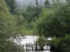 În comuna Slatina au fost inundate 10 curţi