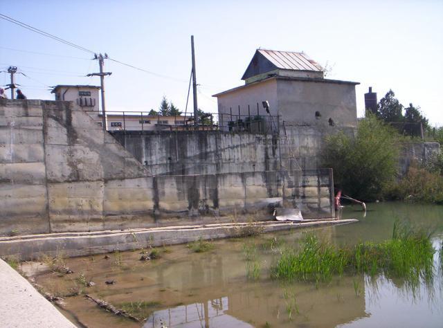 Apele râului Moldova au scos din funcţiune staţia de captare a apei potabile Baia III