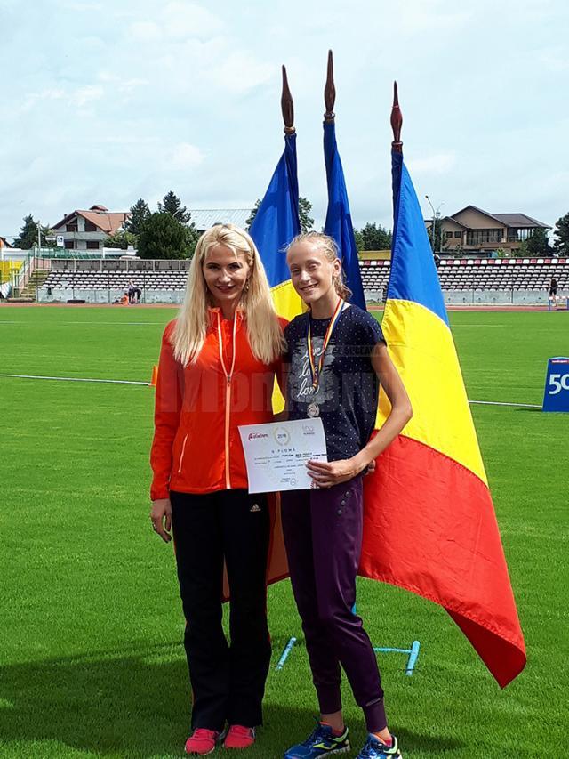 Antrenoarea Erzilia Tîmpău, alături de vicecampioana naţională Anca Moroșan