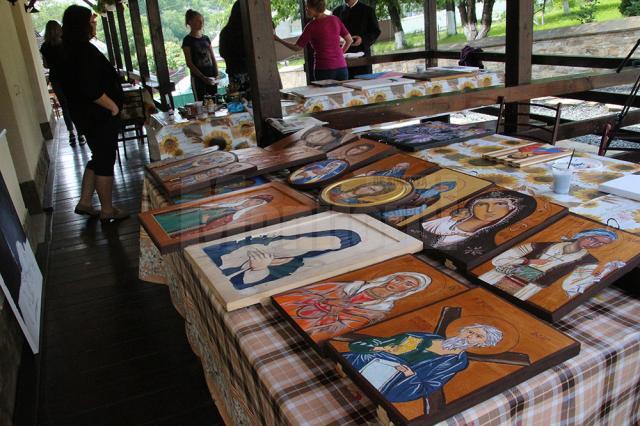 Lucrări realizate de copiii din tabăra de la Adâncata