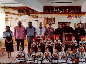 Programul cultural-educativ „Şezătoarea - tradiţie românească”
