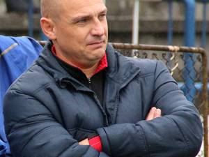 Antrenorul Marius Colţuneac nu este de acord cu comasarea Diviziei Naţionale şi Diviziei A