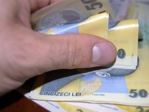 Peste 64% dintre angajații din Suceava primesc salariul minim pe economie