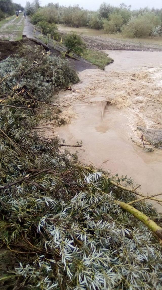 2,7 milioane de lei, necesare pentru refacerea digului care protejează de inundaţii staţia de apă de la Berchişeşti
