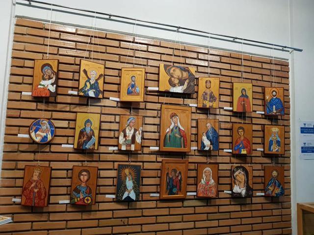 Vernisajul expoziției „Micii iconari”, la Universitatea „Ștefan cel Mare”