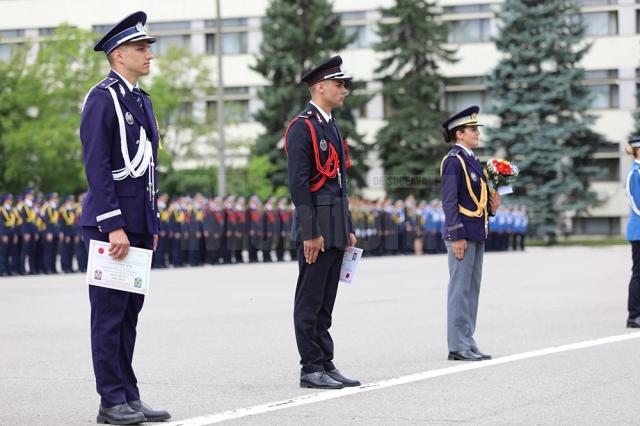 Un tânăr din Dorneşti a absolvit cu 10 pe linie Academia de Poliţie „Al. I. Cuza” Bucureşti