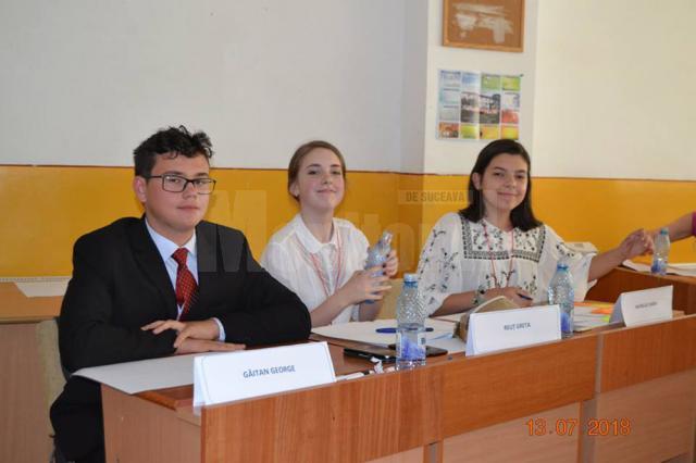 Un echipaj al Colegiului „Petru Rareș” a obținut locul I la Olimpiada Națională de dezbateri