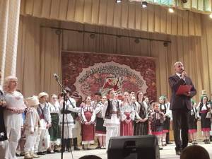 Ansamblul „Mlădițe Bucovinene” de la Școala Gimnazială Nr. 8 Suceava, premiat la Cernăuți