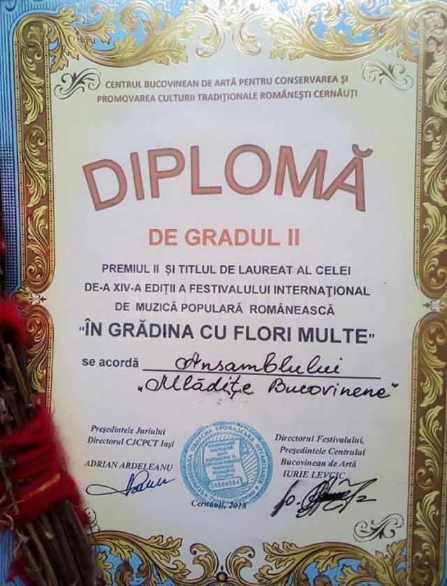 Ansamblul „Mlădiţe Bucovinene” de la Şcoala Gimnazială Nr. 8 Suceava, premiat la Cernăuţi