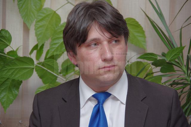 Cezar Anuţei, responsabilul de relaţia cu presa al Inspectoratului Şcolar Judeţean (IŞJ) Suceava